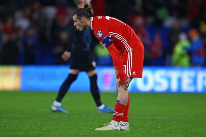 Gareth Bale has been selected in the Wales squad for two crucial Euro 2002 qualifiers even though he is struggling with a calf problem.