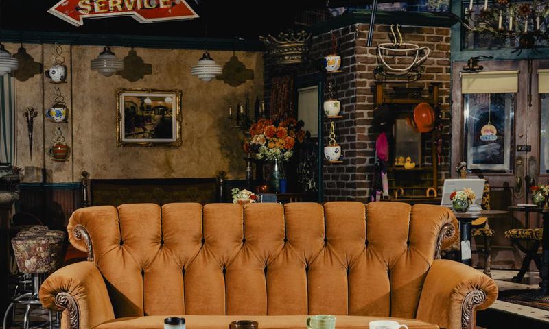 'Friends' Is Turning 25. Here's Why We Can't Stop Watching it.