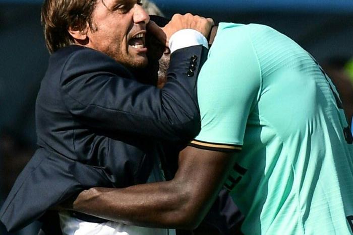 "The best manager in the world:" Inter Milan forward Romelu Lukaku (R) is thriving under new coach Antonio Conte.
