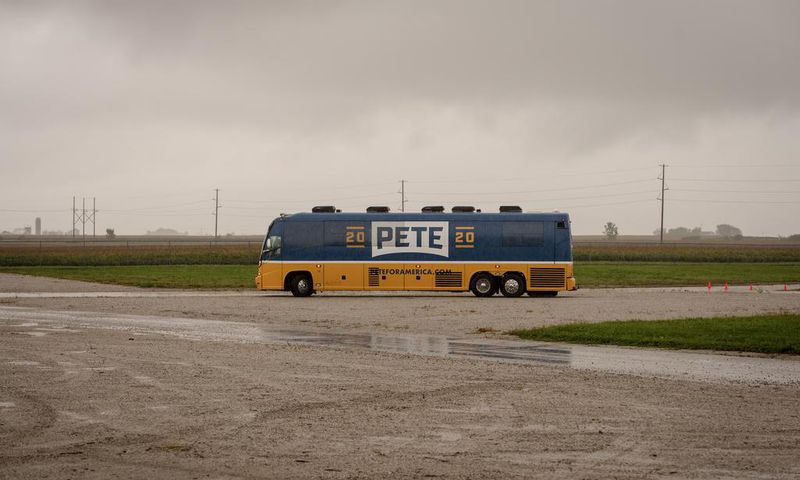 Flush With Cash, Pete Buttigieg Bets His Campaign on a Breakthrough in Iowa