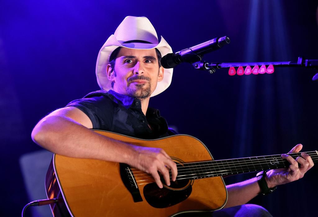 These 15 Celebrity Dads Make Fatherhood Look Easy