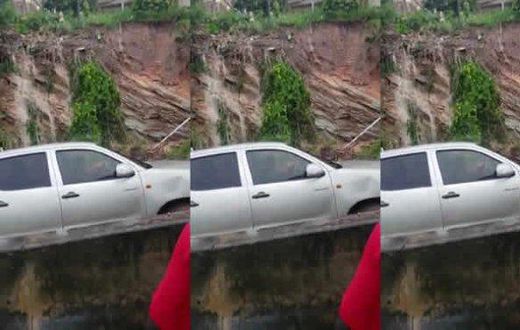 Ayi Mensah - Aburi road: rocks fall from mountain onto road