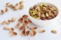 The 30 Best Healthy Oatmeal Toppings To Fill You Up, According To Nutritionists