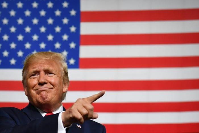 US President Donald Trump tweeted that he preferred the iPhone's old home button design