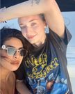 Sophie Turner No-Makeup Selfie With Priyanka Chopra and Jonas Brothers