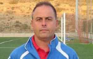 Coach Antonio Flores