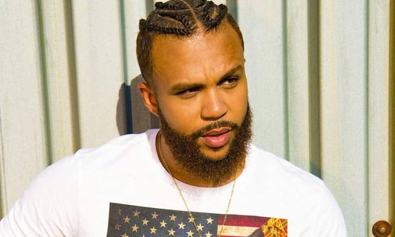 Jidenna has been making a number of controversial statements lately with the most recent being that Nigerians in the diaspora getting involved in cybercrime.[Instagram/Jidenna]