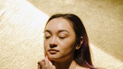 A Teenager, Her Ukulele and a Bedroom Pop Empire-in-the-Making