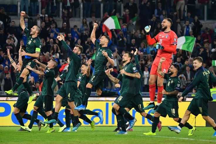 Italy players celebrate qualifying for Euro 2020 after missing out on the 2018 World Cup