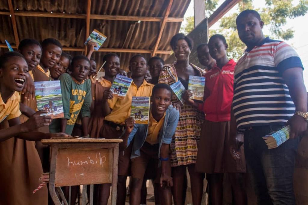 Portia Arthur supports Bokemi Academy with 100 copies of her book