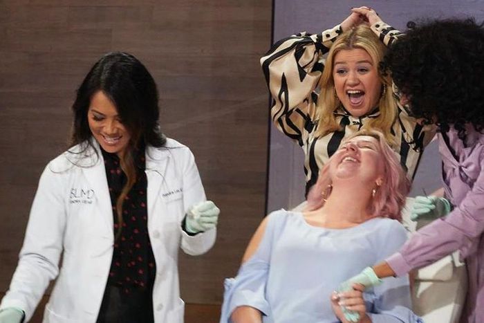 Dr. Pimple Popper Pops Live On Kelly Clarkson Show