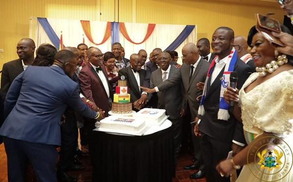 Nana Addo with some NPP supporters