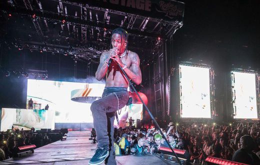 Travis Scott Might Have Broken His Knee on Stage