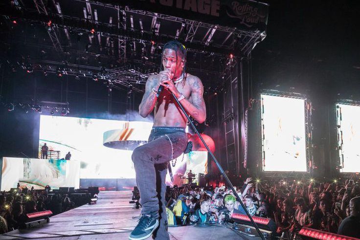 Travis Scott Might Have Broken His Knee on Stage