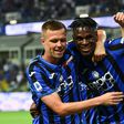 Atalanta's Colombian forward Duvan Zapata (R) scored the 95th-minute winner in Genoa.