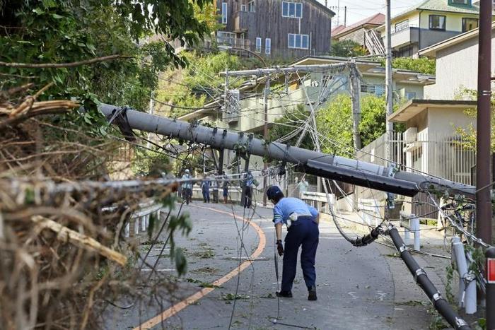 Experts accuse the Japanese government and utility companies of being unprepared as tens of thousands of homes were still without power nearly two weeks after Typhoon Faxai hit