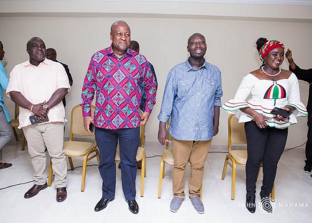 Mahama interacts with NDC youth organisers