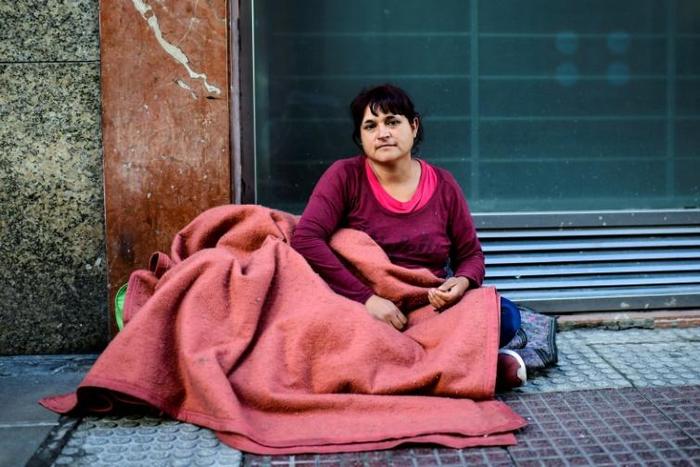 Soledad Sanchez has seven children -- and now sleeps in the enclosed entryway protecting an ATM