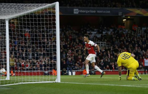 Pierre-Emerick Aubameyang scored twice as Arsenal beat Rennes 3-0 to reach the Europa League quarter-finals