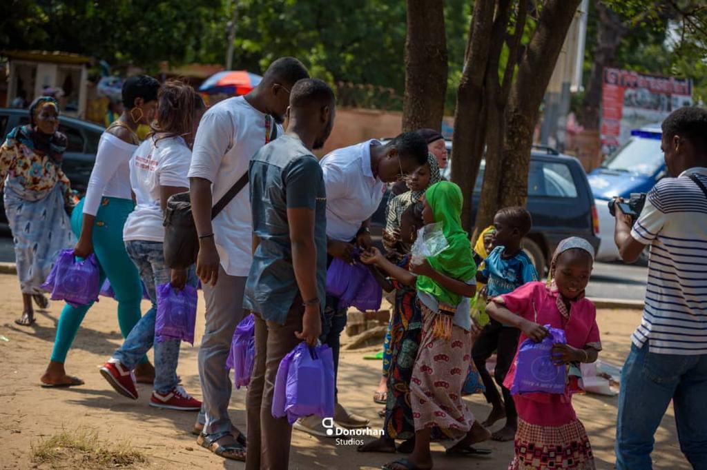 Elaine Attoh shows love to child beggars