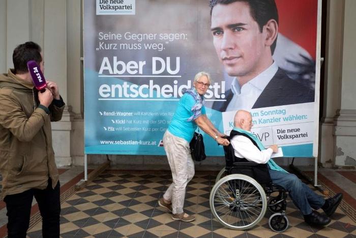 Austrian centre-right poster boy Sebastian Kurz looks set to lead the next government