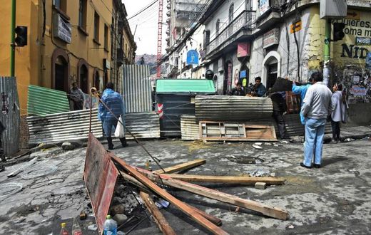 People block a street near the main square in La Paz after Evo Morales resigned as president