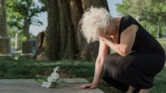 10 Bible Verses to Console You When Mourning a Loved One