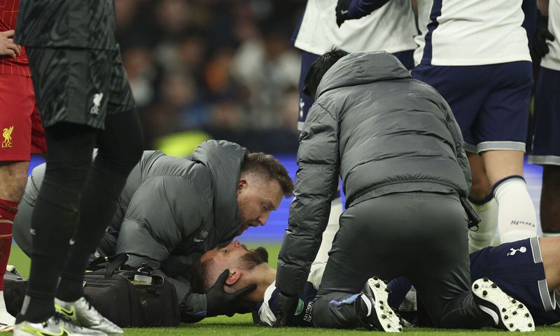 Tottenham’s Betancur ‘all good’ after collapsing in Liverpool clash 