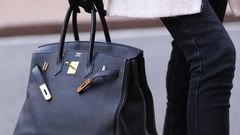 5 beauty essentials every woman should have in her bag at all times