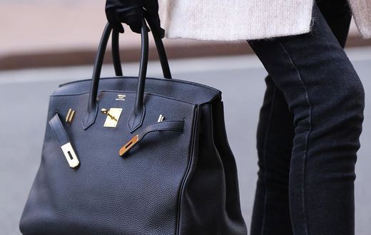 5 beauty essentials every woman should have in her bag at all times