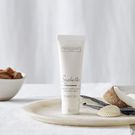 5 beauty essentials every woman should have in her bag at all times