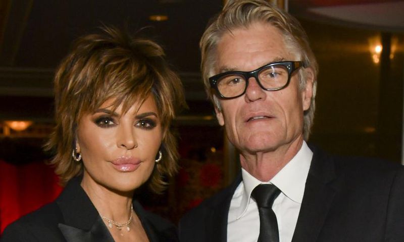 Lisa Rinna, 56, Shows Abs In New Bikini Pic