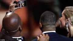 Twitter goes crazy over Didier Drogba’s use of iPhone 6 at Ballon d’Or ceremony
