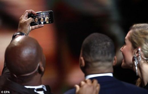 Twitter goes crazy over Didier Drogba’s use of iPhone 6 at Ballon d’Or ceremony