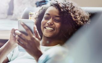 Women Reveal the Best Tinder Opening Lines