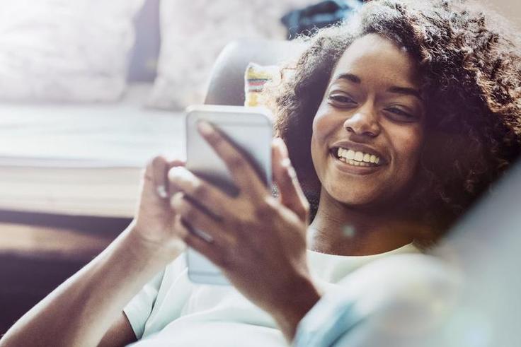 Women Reveal the Best Tinder Opening Lines