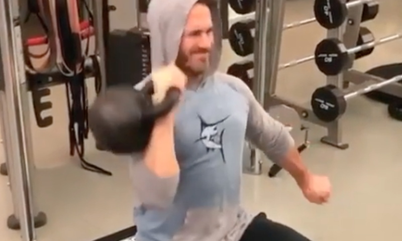 This 3-Move Upper Body Circuit Is Super Quick