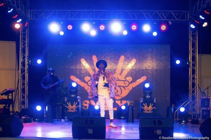 Shatta Wale stages Faith Concert from his house