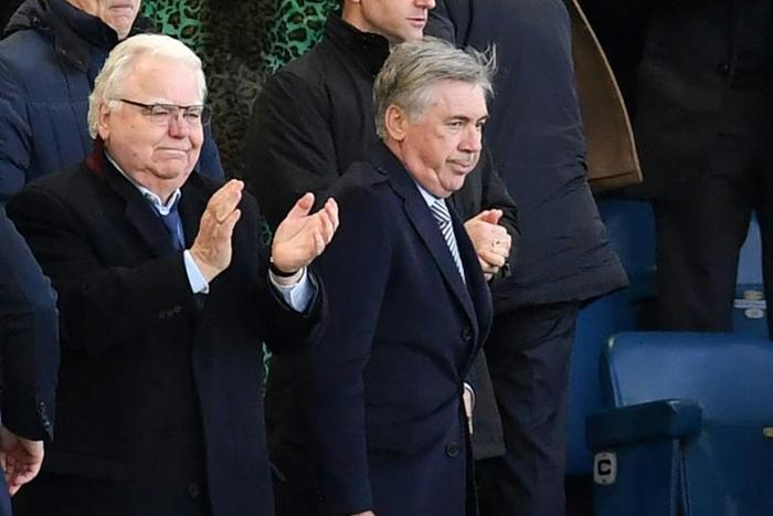 Everton manager Carlo Ancelotti (R) with club chairman Bill Kenwright following Saturday's goalless draw with Arsenal
