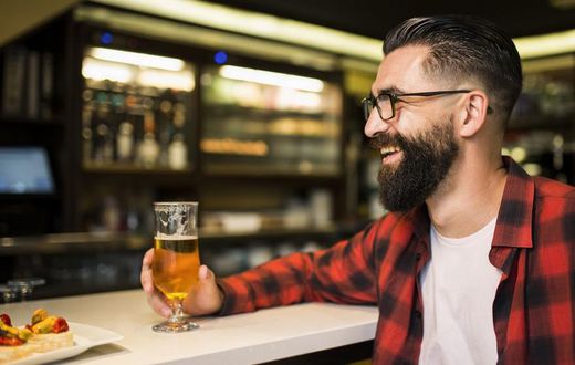 The Unexpected Delights of Going to a Bar Alone