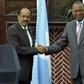 The agreement followed a meeting between President Uhuru Kenyatta (R) and his Somali counterpart, Mohamed Abdullahi Mohamed (L)