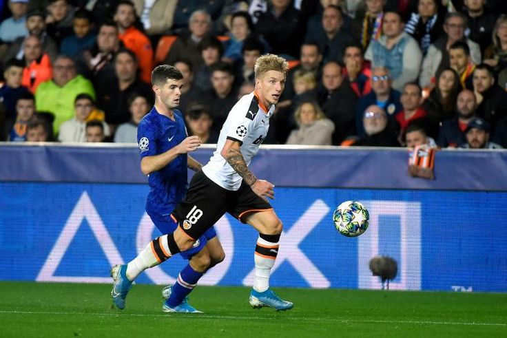 Daniel Wass saved a point for wasteful Valencia against Chelsea
