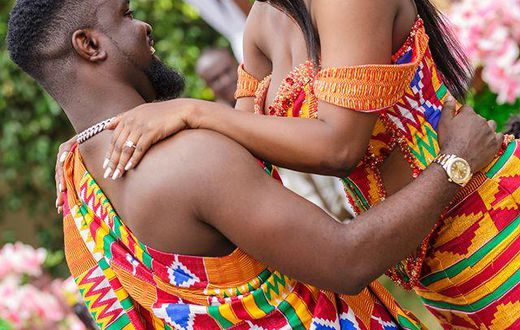 Sarkodie and Tracy take traditional Kente wedding to a new fashion level