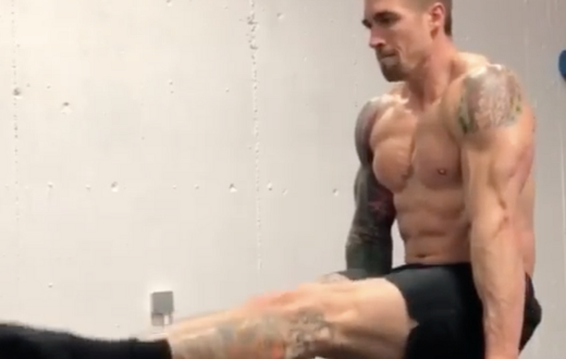 Build a Stronger Core With This L-Sit Progression