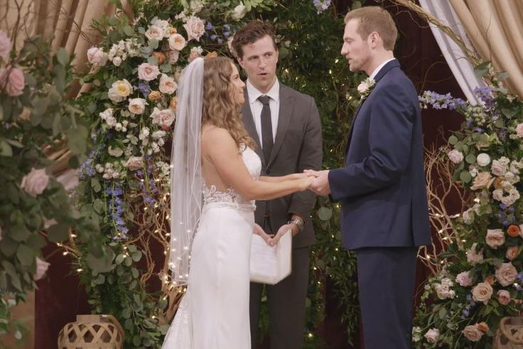 'Love Is Blind' Kelly & Kenny On Their Wedding Day