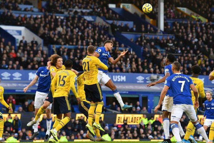 Everton and Arsenal played out a dour draw as their new managers watched from the stands