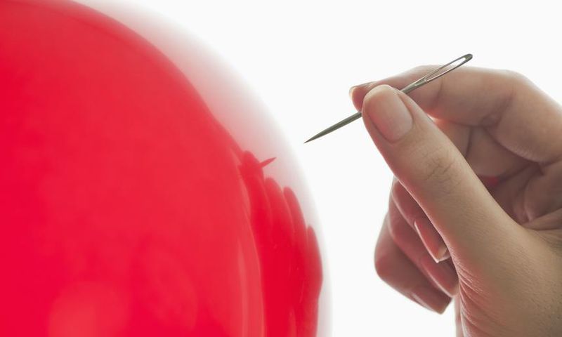 Dr. Pimple Popper Pops a 'Helium Balloon' Cyst