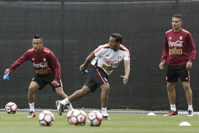 Solano (middle) falls foul of Peru's coronavirus lockdown