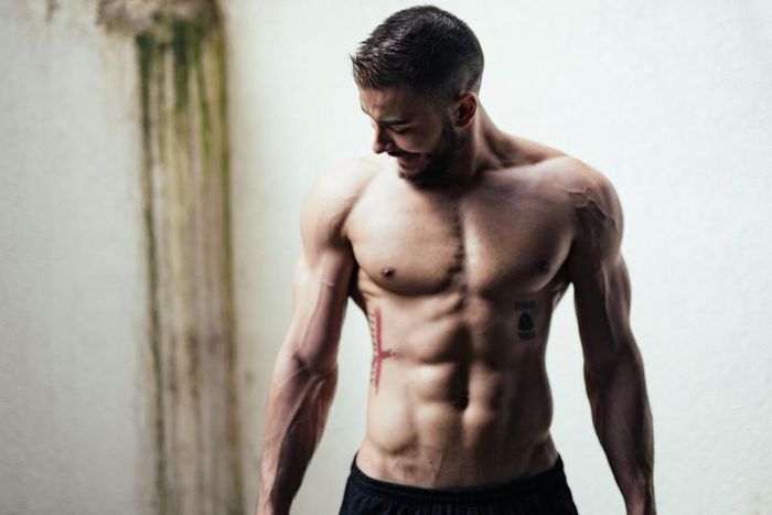 7 Biceps Stretches to Give Your Arms a Break