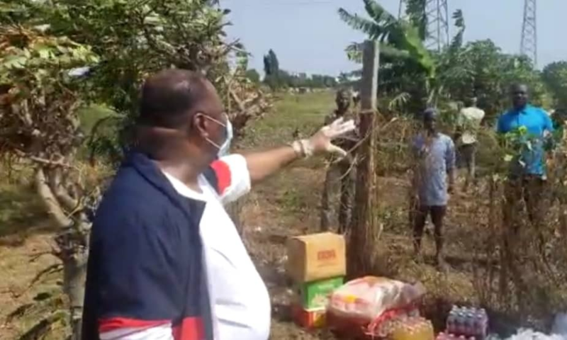 COVID-19 Lockdown: Duncan-Williams feeds farmers in his neighbourhood